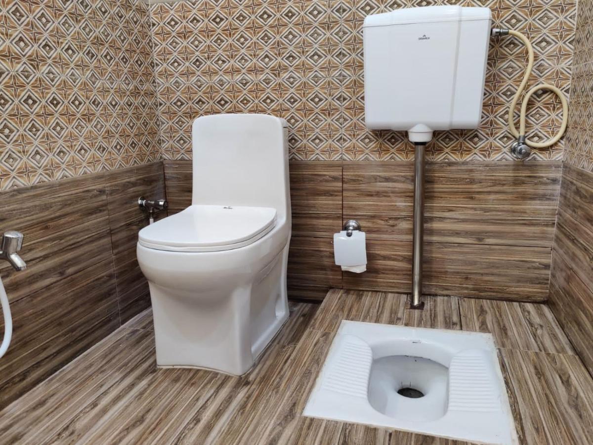 Hotel White Season Gulberg Lahore Esterno foto