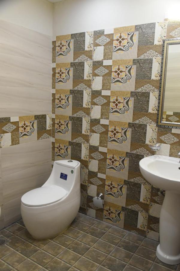 Hotel White Season Gulberg Lahore Esterno foto