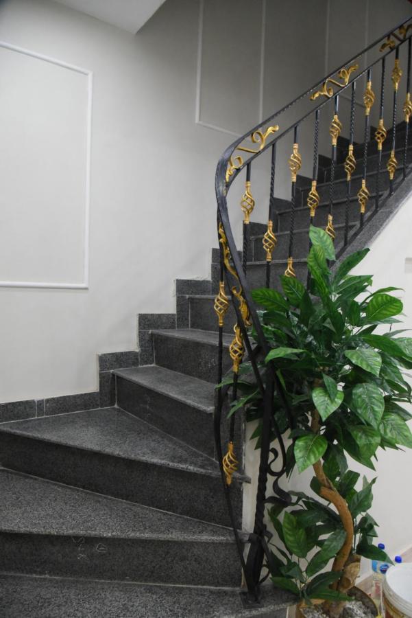 Hotel White Season Gulberg Lahore Esterno foto