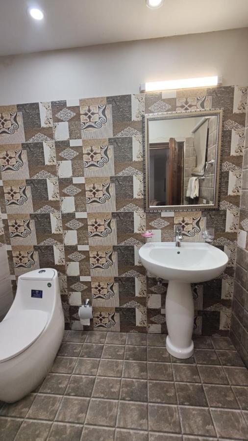 Hotel White Season Gulberg Lahore Esterno foto