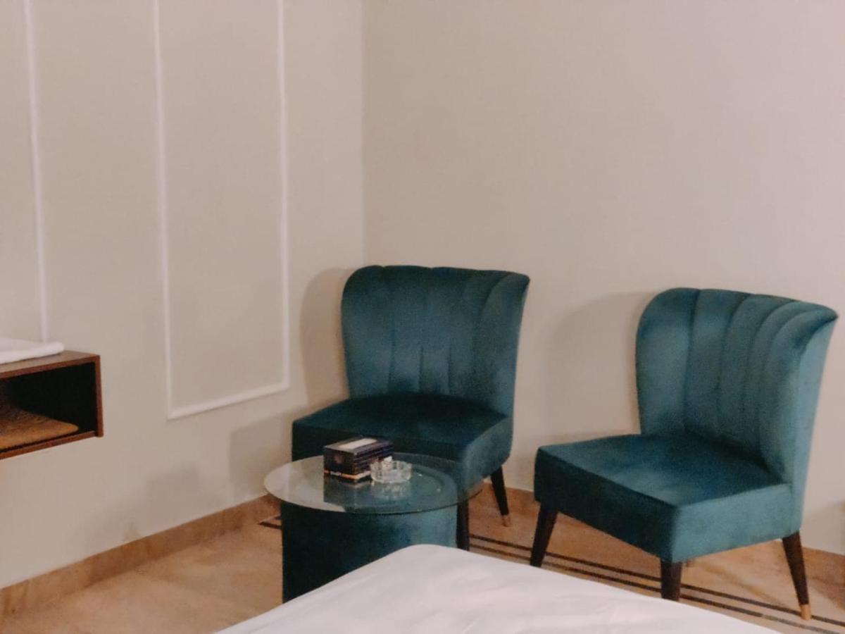 Hotel White Season Gulberg Lahore Esterno foto