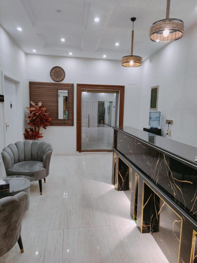 Hotel White Season Gulberg Lahore Esterno foto