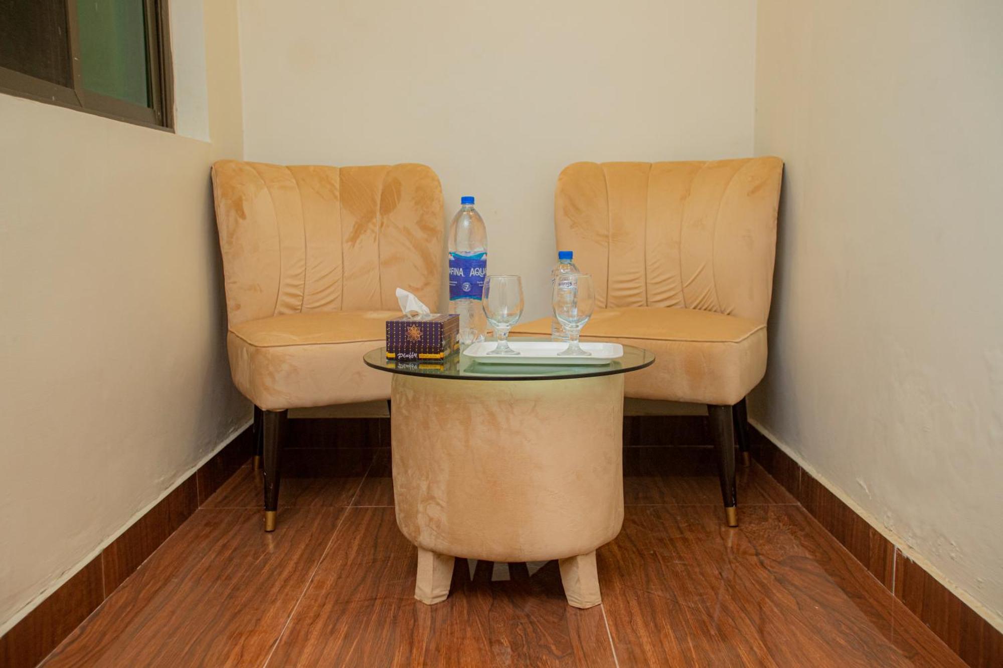 Hotel White Season Gulberg Lahore Esterno foto