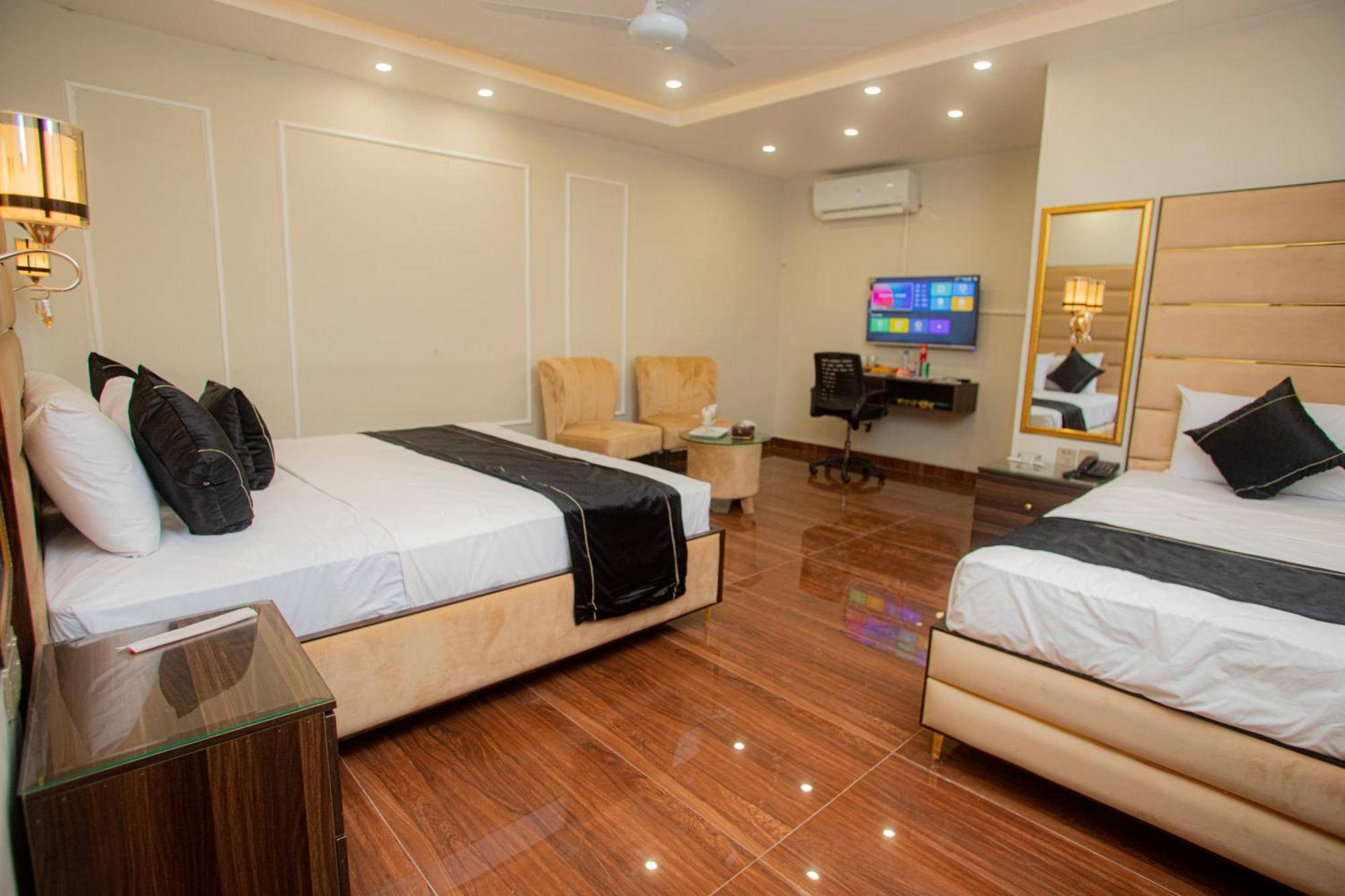 Hotel White Season Gulberg Lahore Esterno foto
