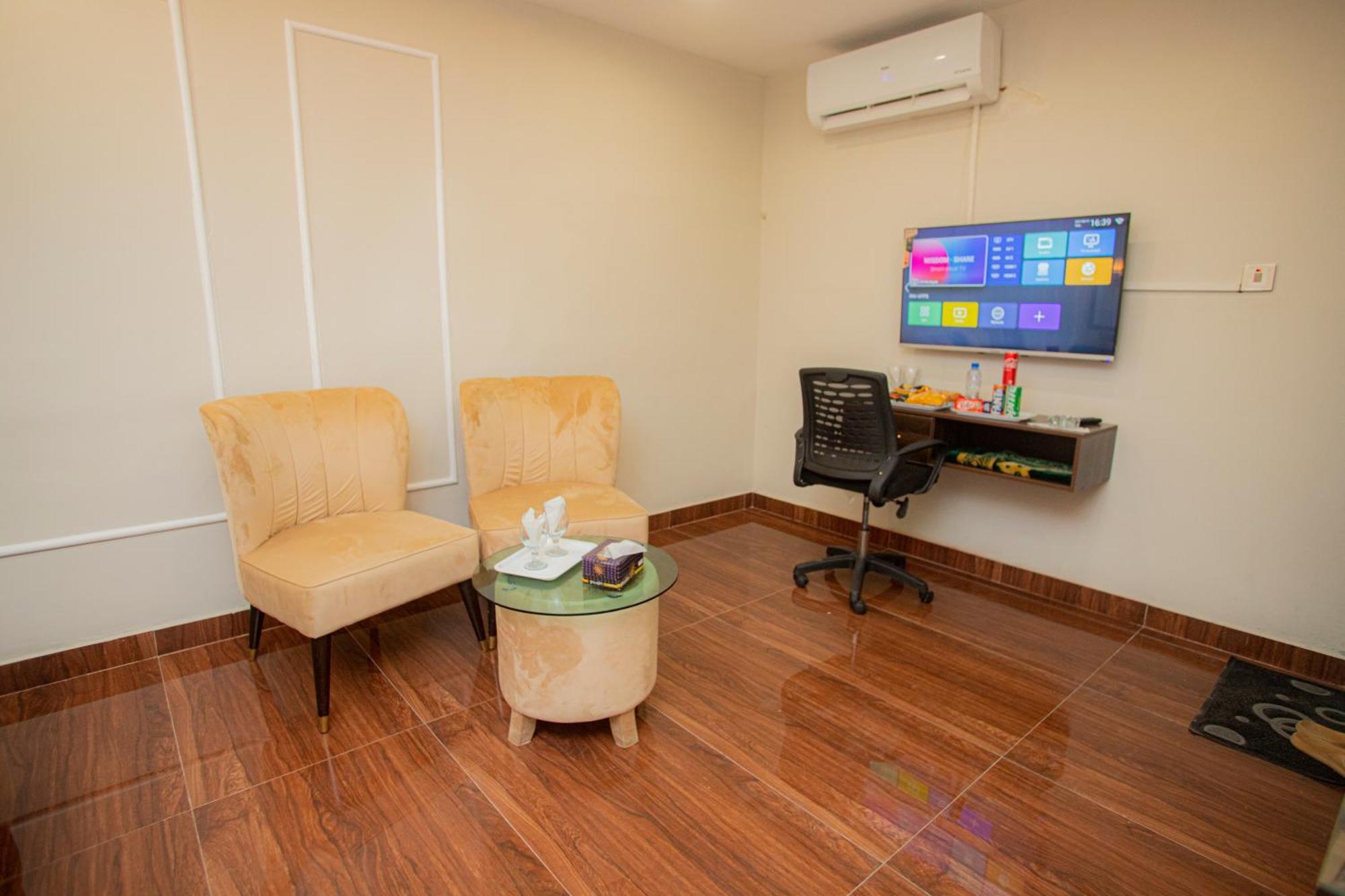 Hotel White Season Gulberg Lahore Esterno foto