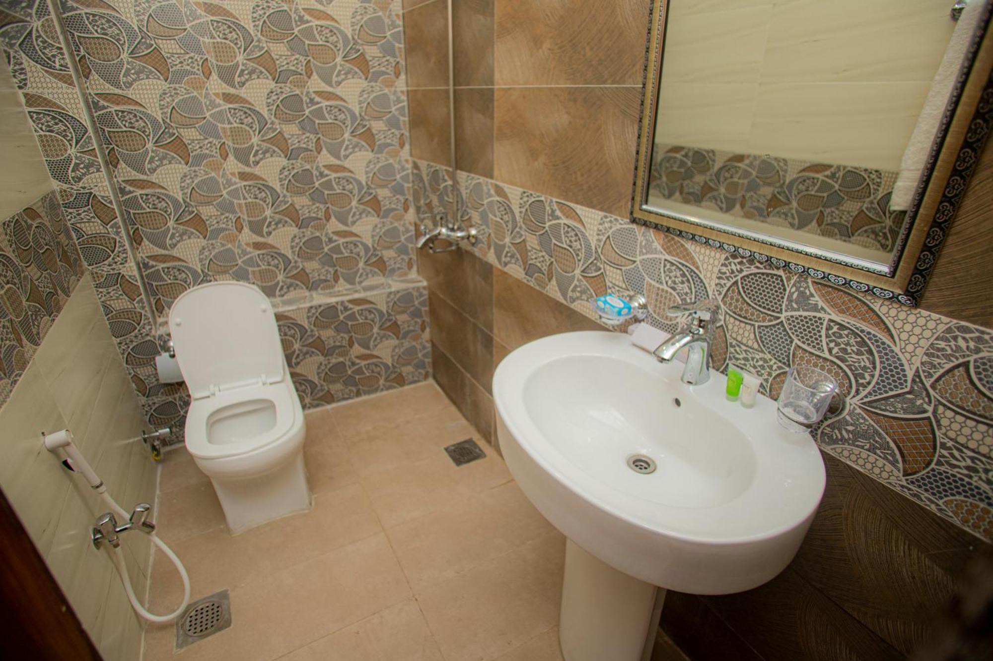 Hotel White Season Gulberg Lahore Esterno foto