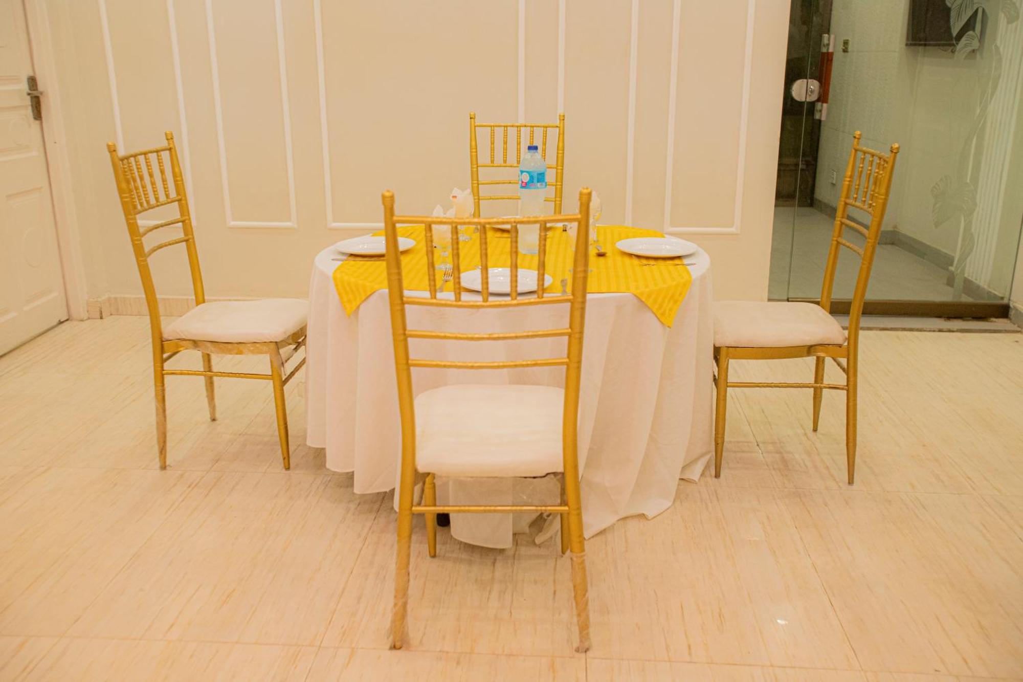 Hotel White Season Gulberg Lahore Esterno foto