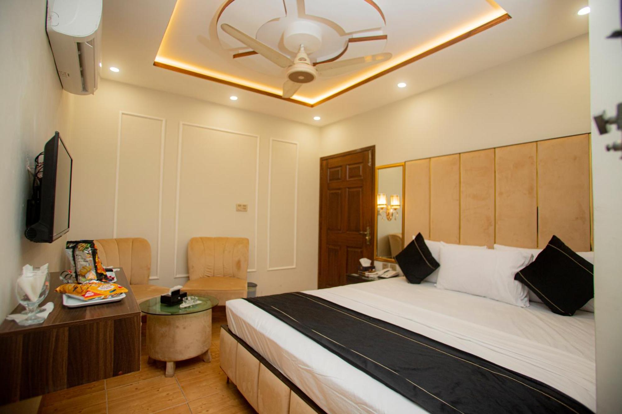 Hotel White Season Gulberg Lahore Esterno foto