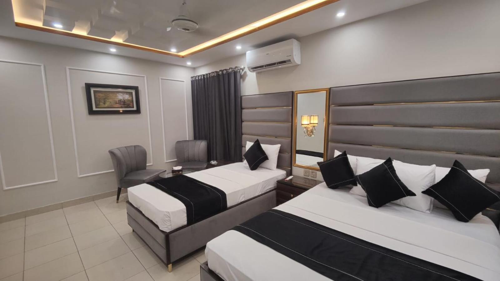 Hotel White Season Gulberg Lahore Esterno foto
