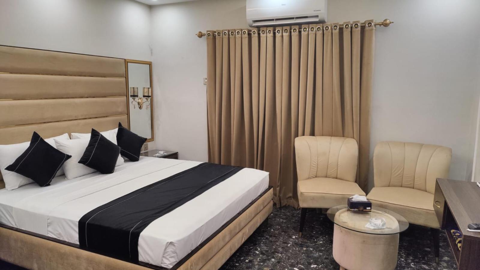 Hotel White Season Gulberg Lahore Esterno foto