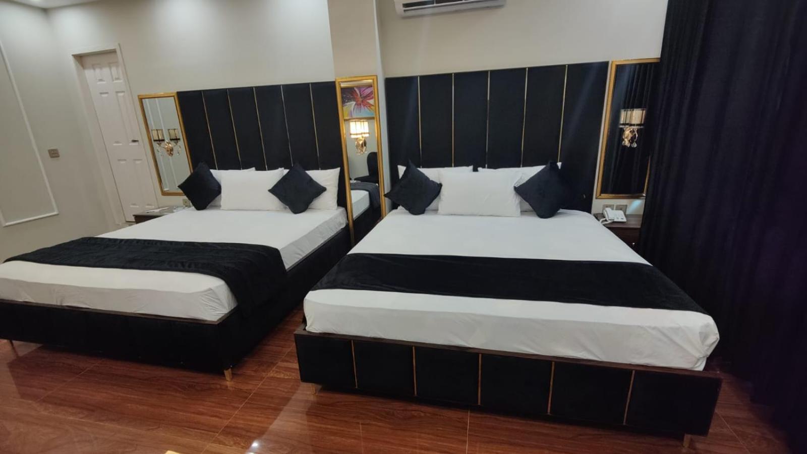 Hotel White Season Gulberg Lahore Esterno foto