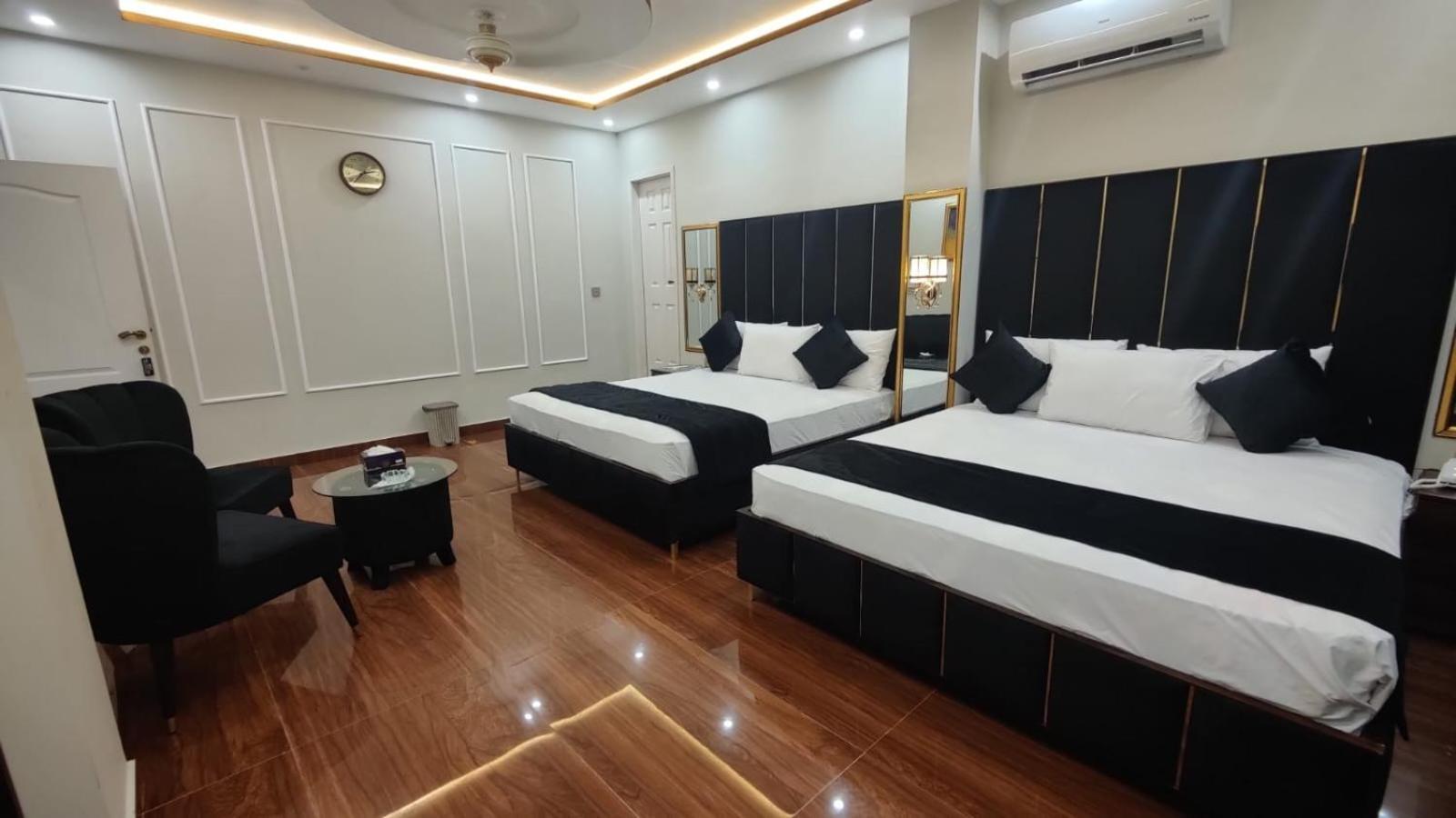 Hotel White Season Gulberg Lahore Esterno foto